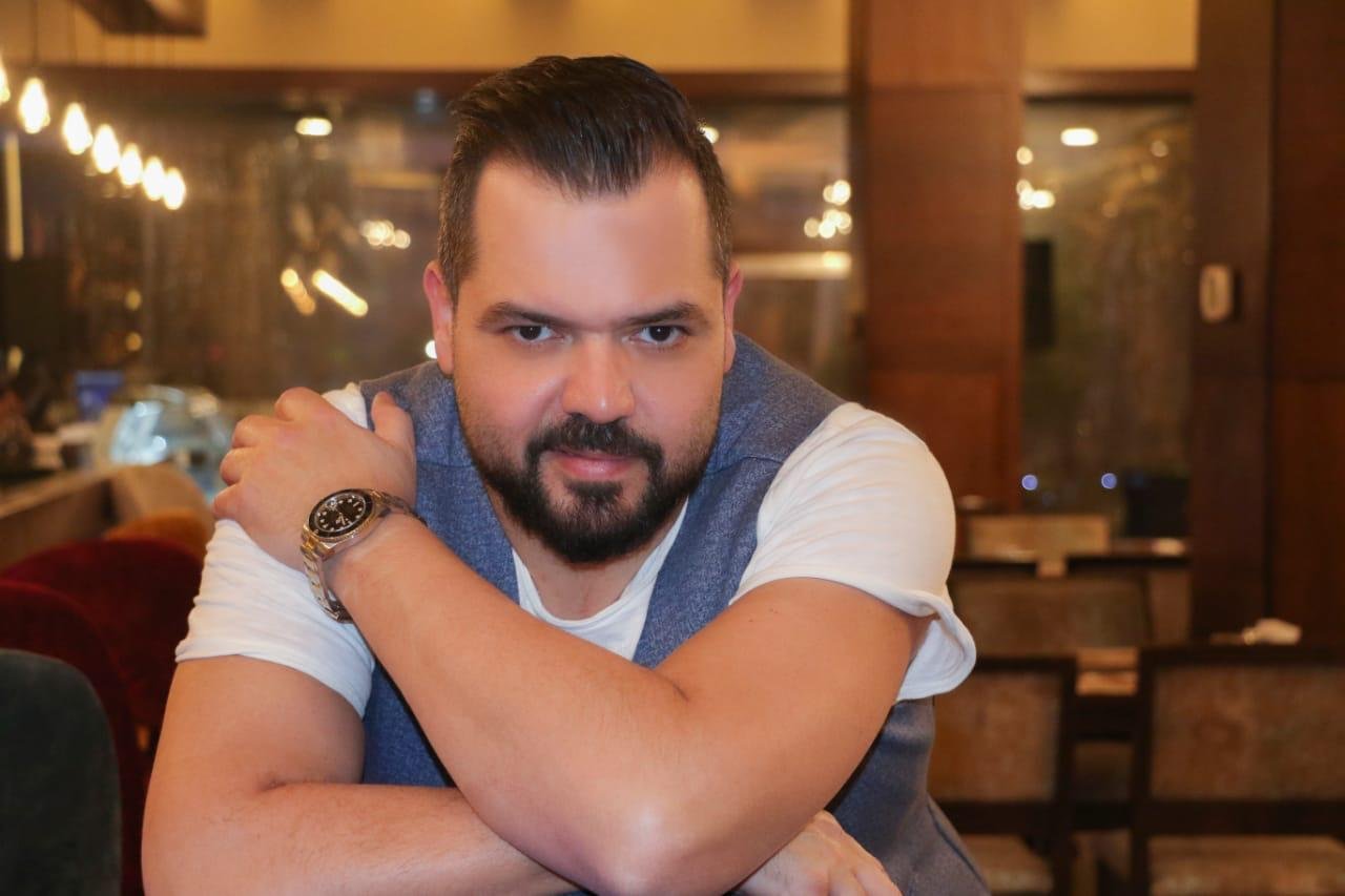 صورة مميزة: بعد ان ضرب الصورايخ ستار الارز وليد مراد-يسلح النجم اللبناني فادي بدر بسلاح جديد