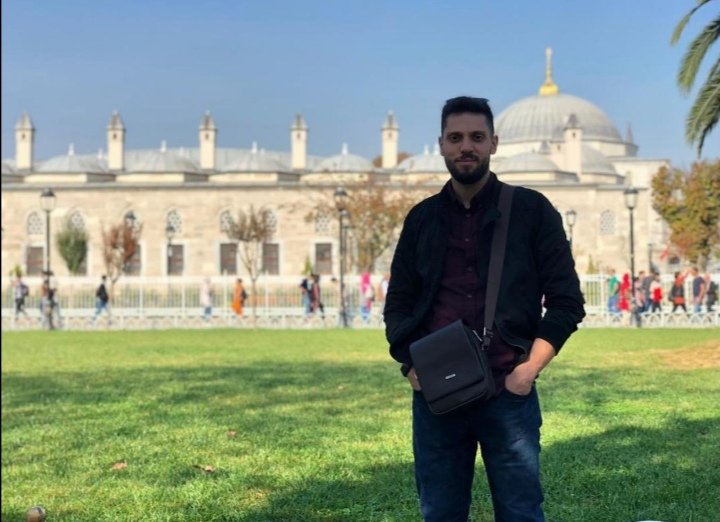 الشاعر حسن زيتون يتحضر لإطلاق مجموعة من الأعمال الفنية - صورة مميزة صورة مميزة: الشاعر حسن زيتون يتحضر لإطلاق مجموعة من الأعمال الفنية
