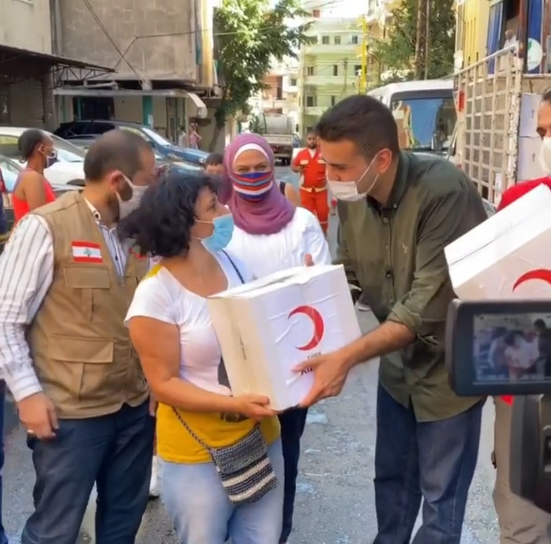 صورة مميزة: الشيف التركي العالمي بوراك في لبنان ليتضامن مع اللبنانيين وهذا ما فعله !