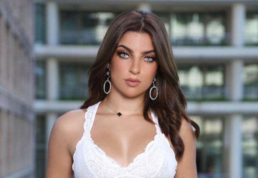 زفّت الحسناء الاردنية ملاك عبيدات خبراً سعيداً عبر تطبيق انستغرام ، قالت بأنها تلقت عرضاً مهماً للمشاركة في مسلسل رمضاني ، متمنية أن يكون الدور حسب طموحها ، كما نعلم بأنه سبق وتلقت ملاك عرضاً السنة الماضية لكنها رفضته لان الدور لا يرضي طموحها ولم تجد نفسها فيه ، على أمل هذه المرة يكون الدور مناسباً ويرضي طموح ملاك لنراها عبر الشاشة .. جدير بالذكر بأن ملاك تتنافس على لقب Miss Elegant والتصويت حتى اليوم لصالحها ، نتمنى لها التوفيق وعلى أمل أن نراها في لبنان وهي تتوج . - صورة مميزة صورة مميزة: زفّت الحسناء الاردنية ملاك عبيدات خبراً سعيداً عبر تطبيق انستغرام ، قالت بأنها تلقت عرضاً مهماً للمشاركة في مسلسل رمضاني ، متمنية أن يكون الدور حسب طموحها ، كما نعلم بأنه سبق وتلقت ملاك عرضاً السنة الماضية لكنها رفضته لان الدور لا يرضي طموحها ولم تجد نفسها فيه ، على أمل هذه المرة يكون الدور مناسباً ويرضي طموح ملاك لنراها عبر الشاشة .. جدير بالذكر بأن ملاك تتنافس على لقب Miss Elegant والتصويت حتى اليوم لصالحها ، نتمنى لها التوفيق وعلى أمل أن نراها في لبنان وهي تتوج .
