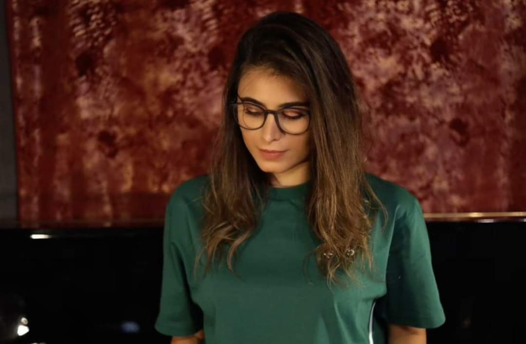 صورة مميزة: الفنانة رولا قادري تختتم ال2020بCoverياغالي…..