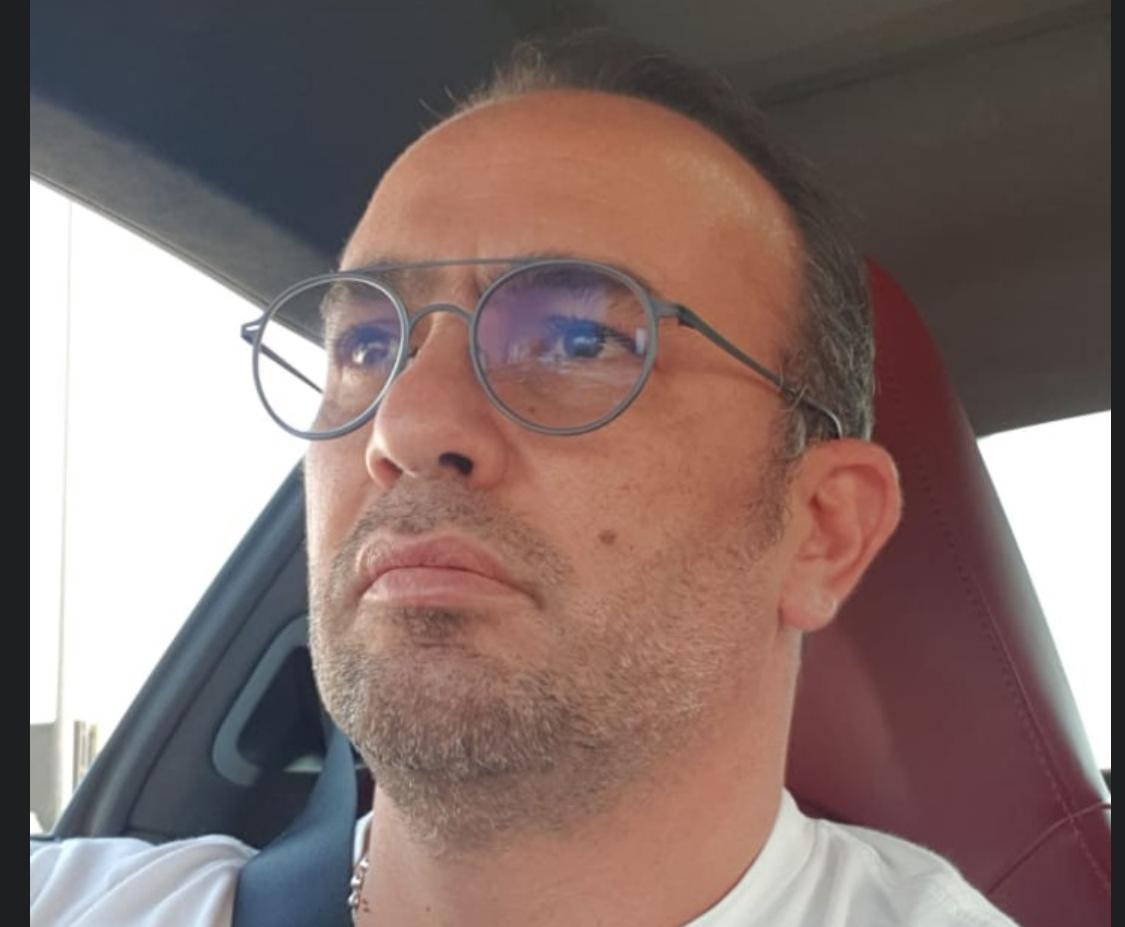 صورة مميزة: رجل الأعمال داني ياغي رائد في مجال تجارة الساعات