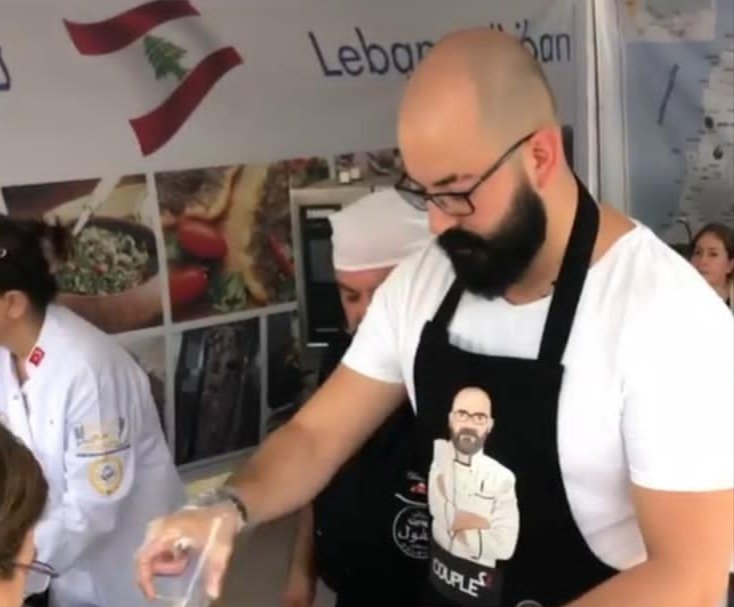 صورة مميزة: عبدالله صبرا المعروف ب Thecouplebites يحضر أشهى المأكولات اللبنانية في مهرجان أضنة