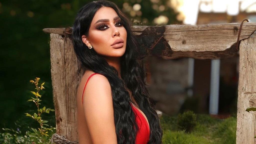 الإعلامية ميرنا أوزعر إسم لامع في الوسط الفني - صورة مميزة صورة مميزة: الإعلامية ميرنا أوزعر إسم لامع في الوسط الفني