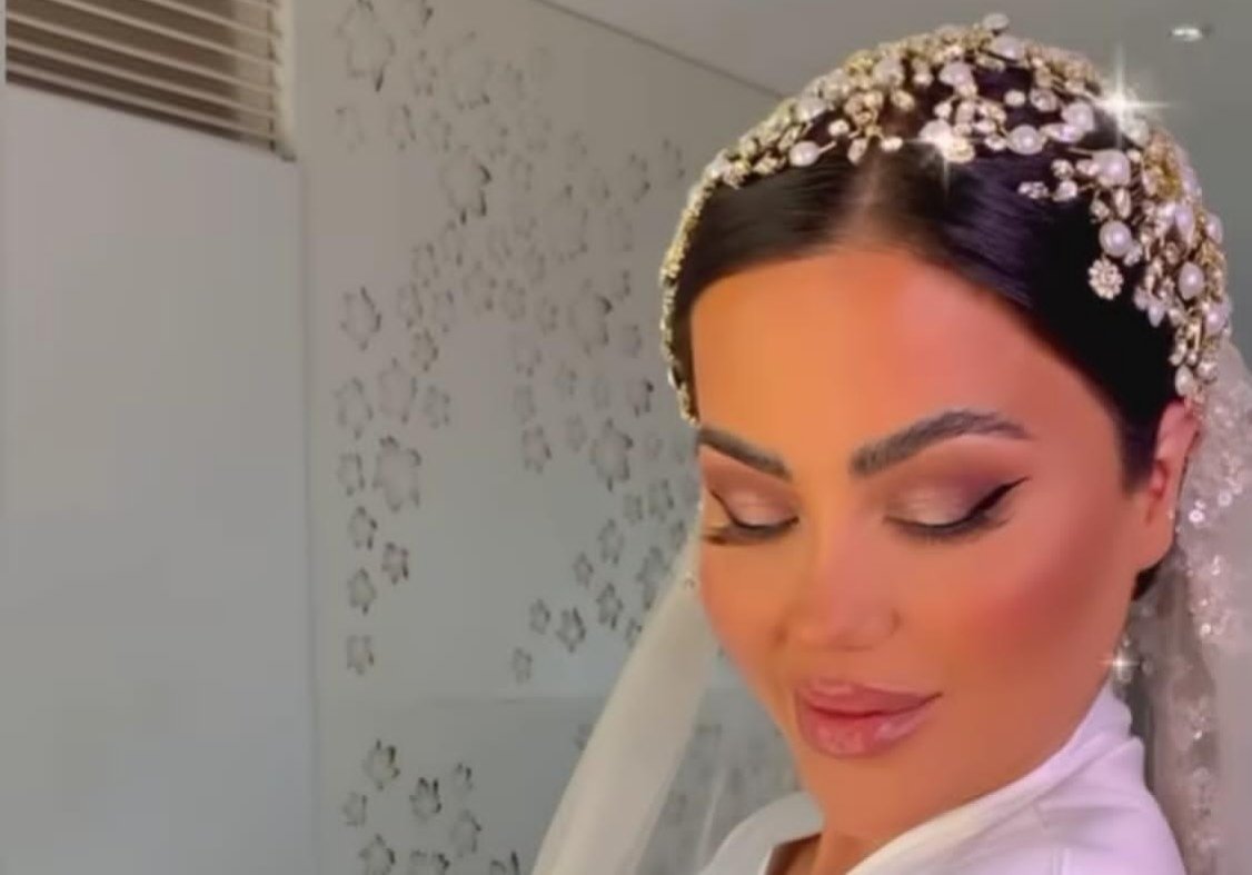 صورة مميزة: المزين حسين صفوان يُبدع في تزيين هذه العروس