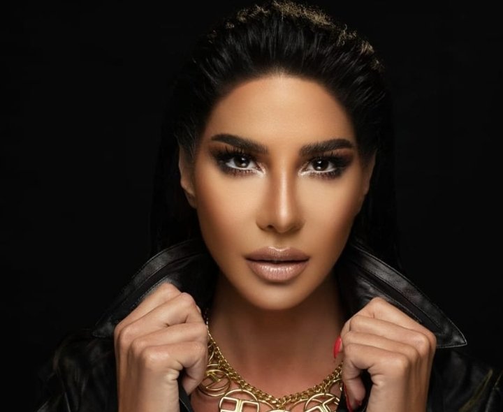 كريس زنو تثير ضجة واسعة بعد نشرها هذه الصورة - صورة مميزة صورة مميزة: كريس زنو تثير ضجة واسعة بعد نشرها هذه الصورة