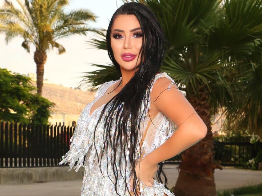 صورة مميزة: الإعلامية “Mirna Ozoor”  تُشارك المتابعين مجموعة صور من أحدث جلسة تصوير لها