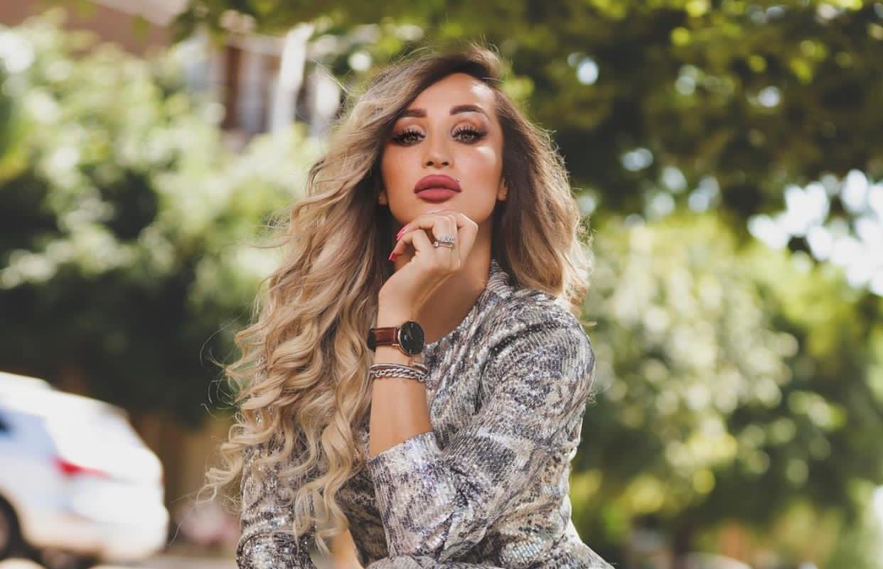 المزيّن هاني مقهور يُبدع في تصفيف شعر هذه النجمة! - صورة مميزة صورة مميزة: المزيّن هاني مقهور يُبدع في تصفيف شعر هذه النجمة!