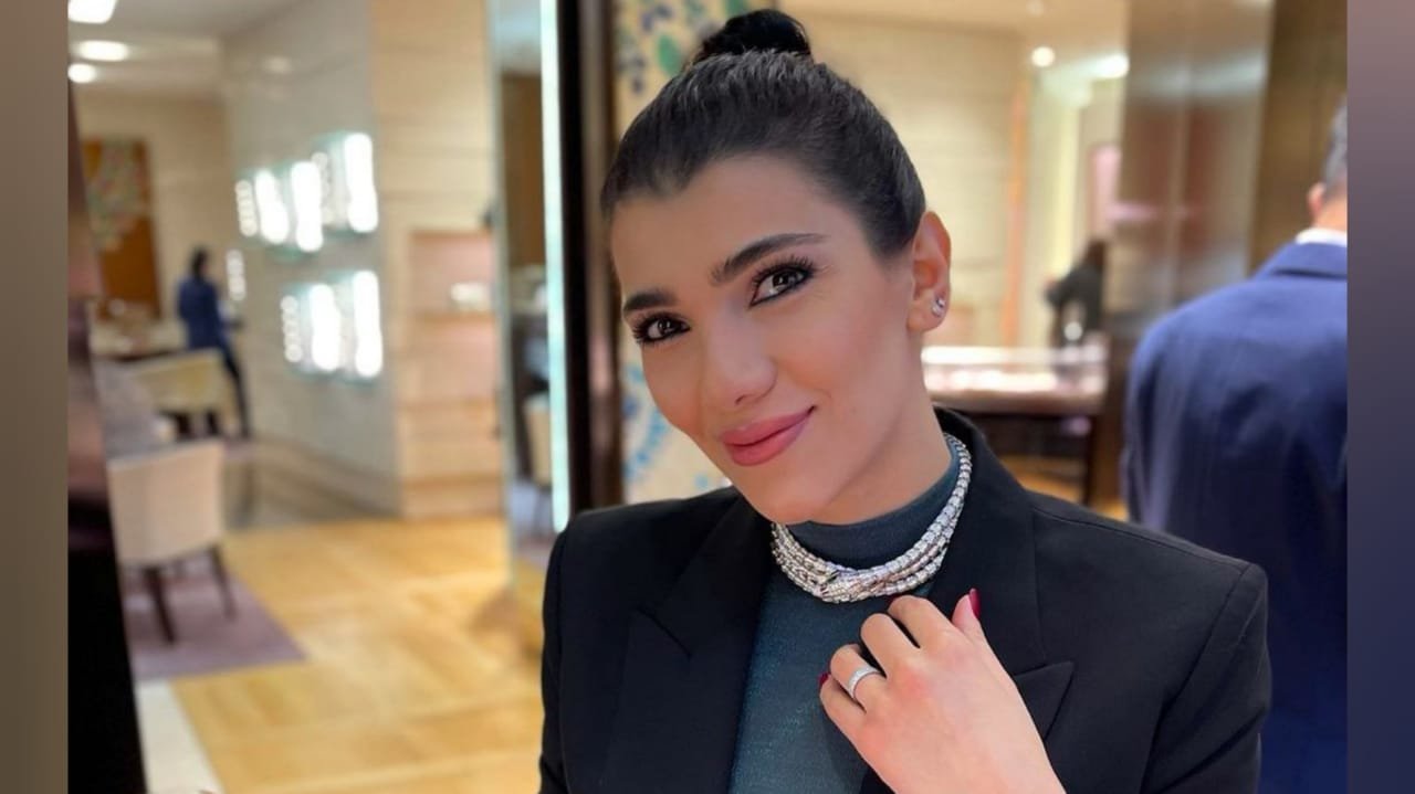 الإعلامية أنوار ابو حمدان تخطف الأنظار بإطلالة أنيقة - صورة مميزة صورة مميزة: الإعلامية أنوار ابو حمدان تخطف الأنظار بإطلالة أنيقة