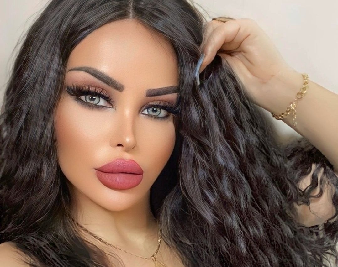 صورة مميزة: الفنانة الين عبود تتألق في أحدث جلسة تصوير