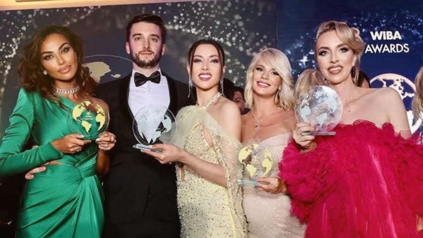 نسرين سند تخطف الأنظار بعد التتويج في حفل جوائز الويبا - صورة مميزة صورة مميزة: نسرين سند تخطف الأنظار بعد التتويج في حفل جوائز الويبا
