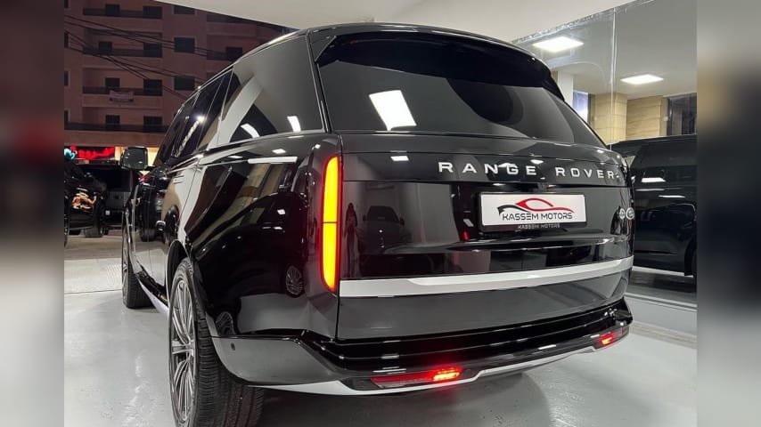 معرض Kassem Motors يقدّم رانج روفر V8 Autobiography 2023 - صورة مميزة صورة مميزة: معرض Kassem Motors يقدّم رانج روفر V8 Autobiography 2023