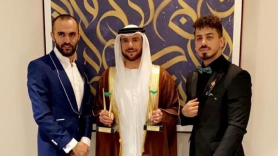 الإعلاميان زاريه باريكيان و بدوان شحميني يكرّمان سعادة عيسى بن عبدالجليل الفهيم - صورة مميزة صورة مميزة: الإعلاميان زاريه باريكيان و بدوان شحميني يكرّمان سعادة عيسى بن عبدالجليل الفهيم