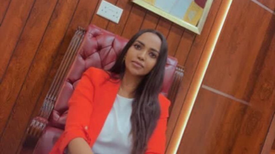 سيدة الأعمال Asia Ibrahim: يتوقّع للإقتصاد السوداني أن ينمو إيجابياً بنسبة 2% في العام الحالي - صورة مميزة صورة مميزة: سيدة الأعمال Asia Ibrahim: يتوقّع للإقتصاد السوداني أن ينمو إيجابياً بنسبة 2% في العام الحالي