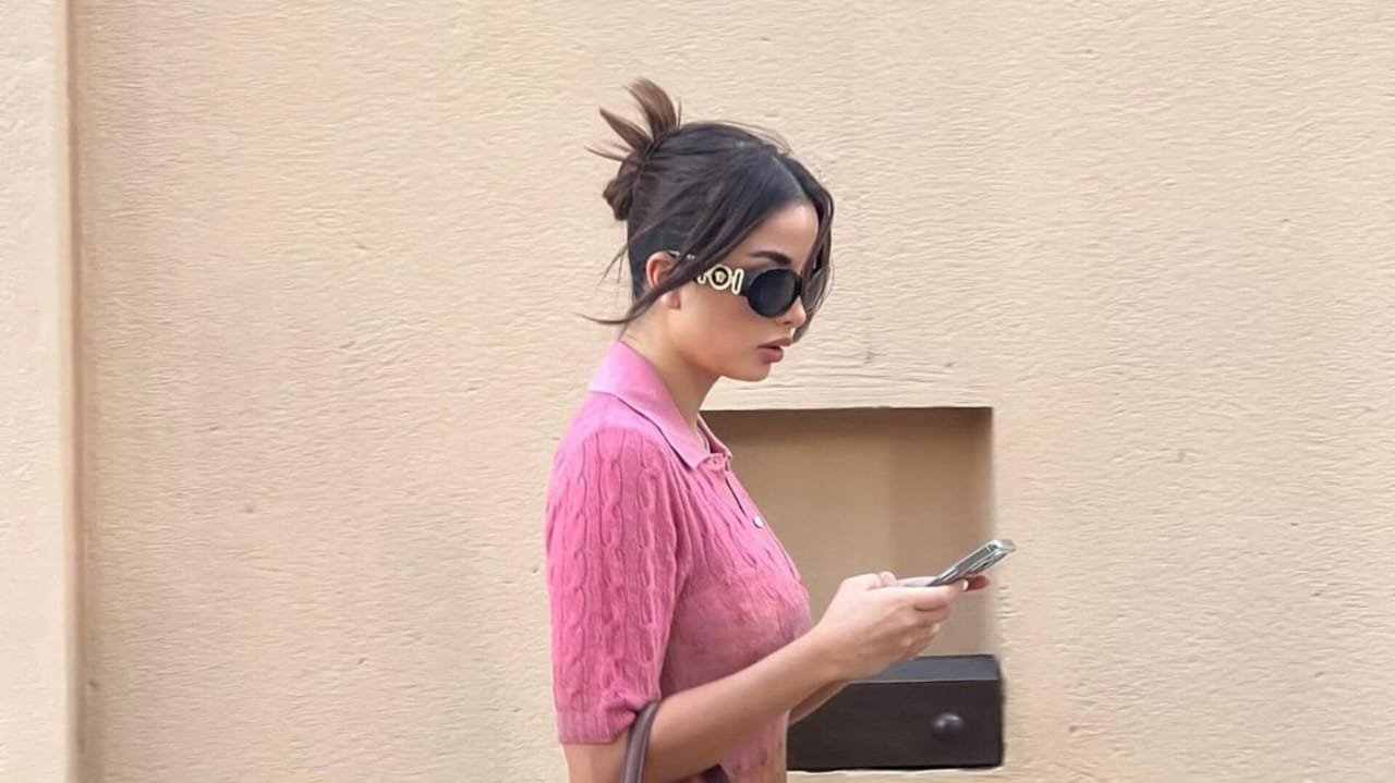 جوليا حسين في تعاون مع العلامة التجارية “Etro” - صورة مميزة صورة مميزة: جوليا حسين في تعاون مع العلامة التجارية “Etro”