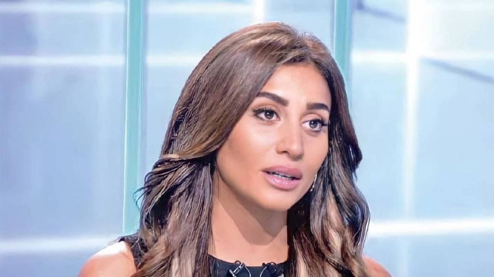 صورة مميزة: دينا الشربيني تكشف تفاصيل مكالمتها مع داعية شهير بعد وفاة والدها