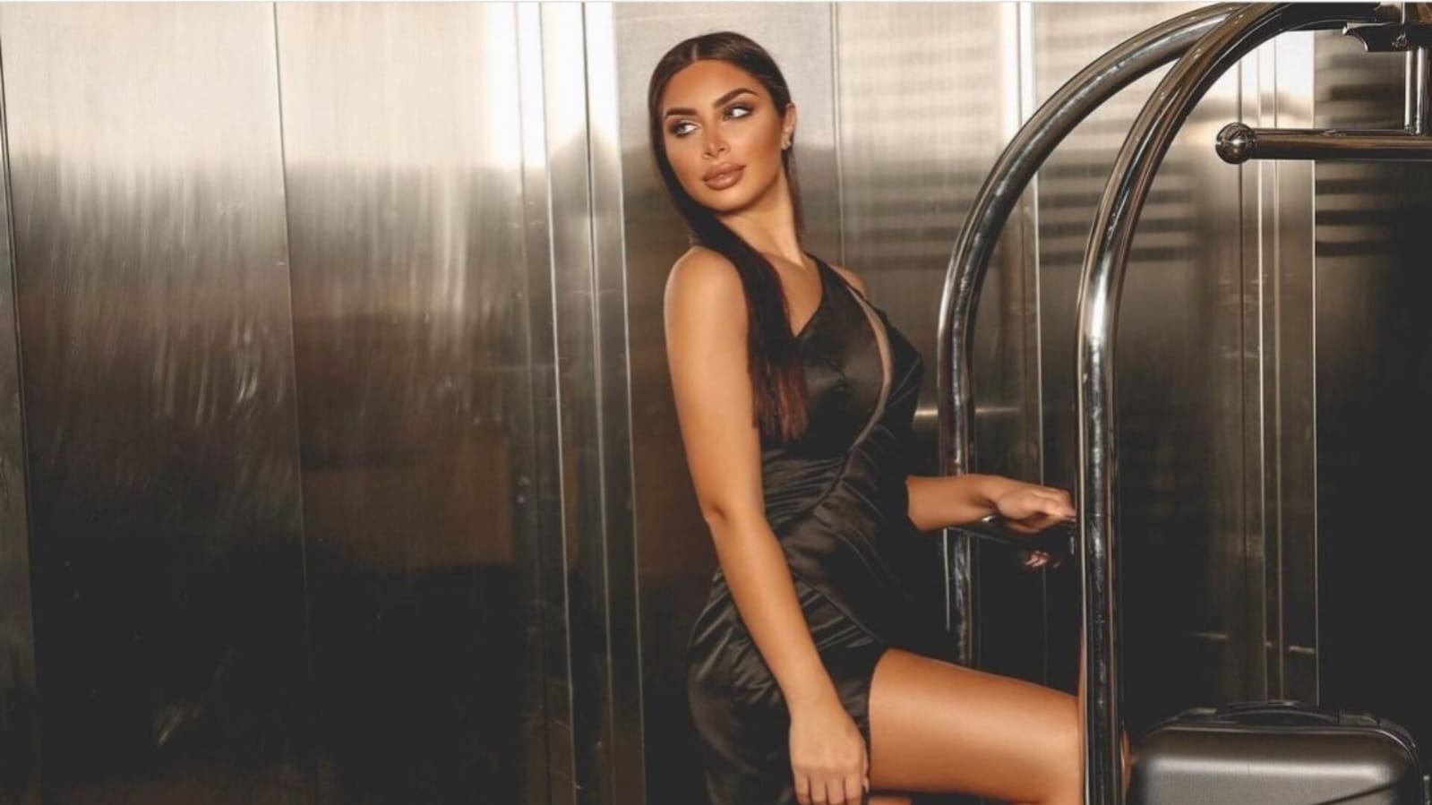 مصممة الأزياء لارا ابو خليل تفتتح دارها الخاص ” Maison Designers” - صورة مميزة صورة مميزة: مصممة الأزياء لارا ابو خليل تفتتح دارها الخاص ” Maison Designers”