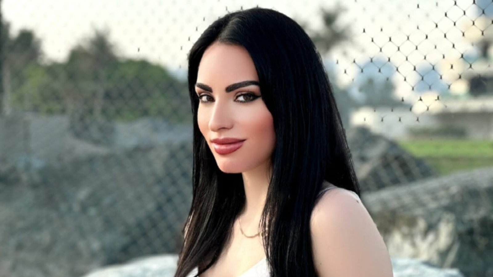 صورة مميزة: “كعبي عالي” للفنانة أريج تناري تتخطى عتبة النصف مليون مشاهدة