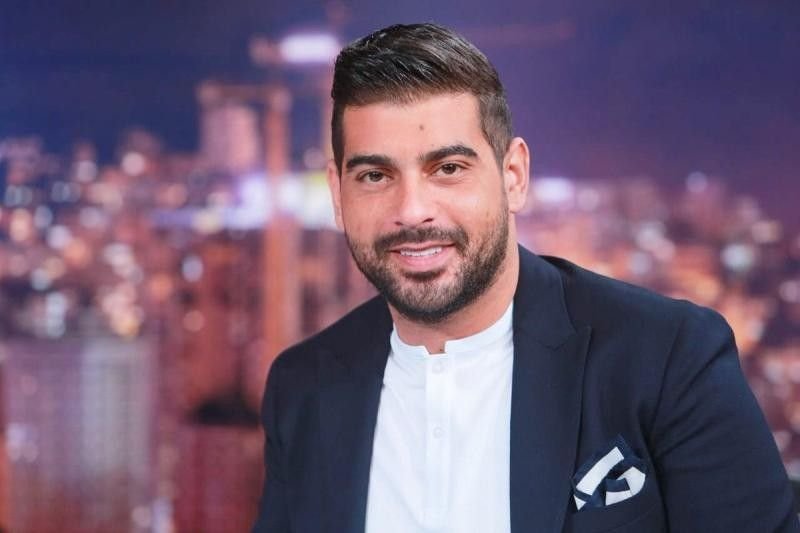 بكاء أحد العازفين في حفل الفنان آدم في جدة - صورة مميزة صورة مميزة: بكاء أحد العازفين في حفل الفنان آدم في جدة