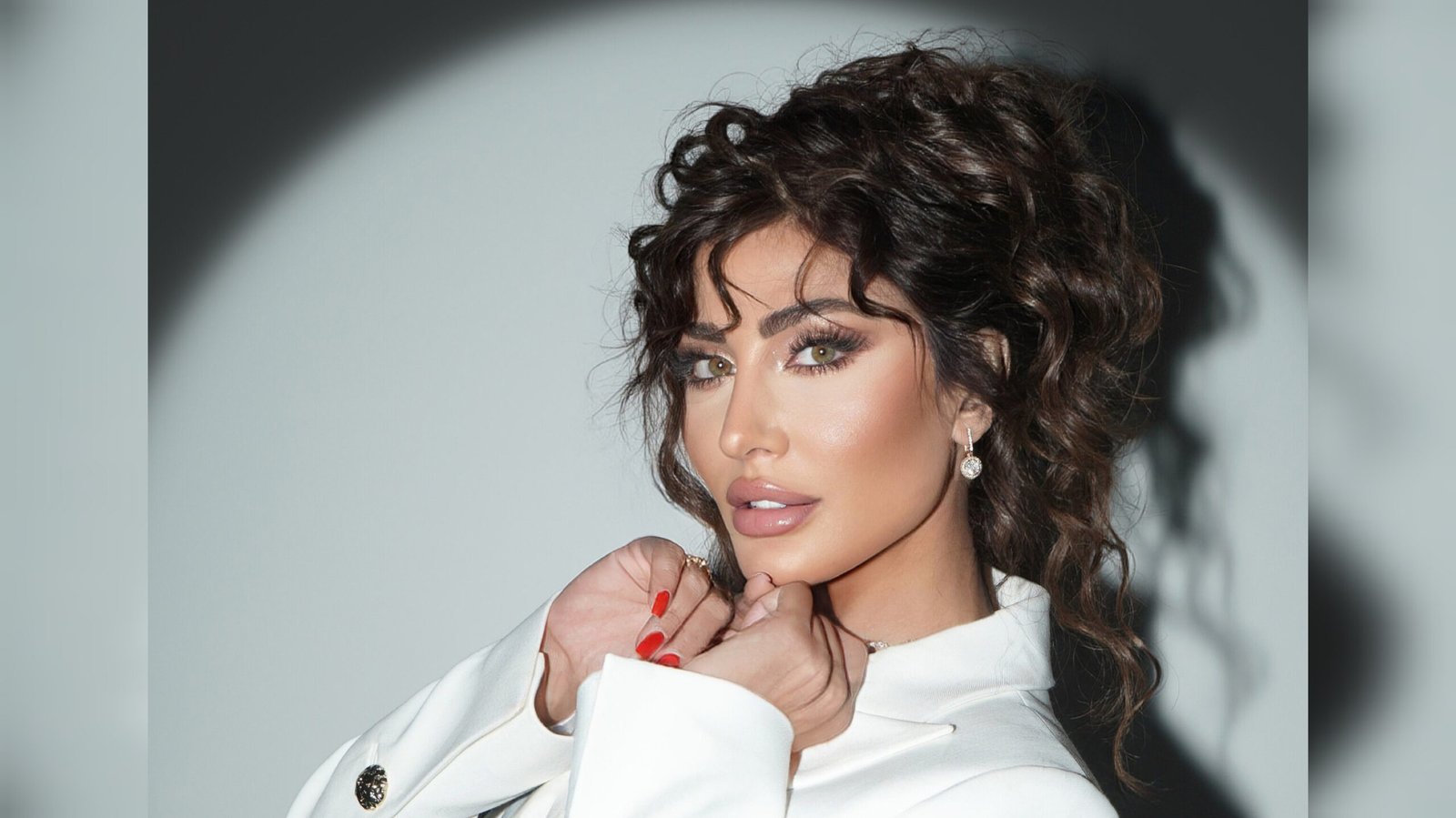 ما حقيقة منع هبة نور من المشاركة في الأعمال الدرامية السورية؟ و هل إعتزلت…؟ - صورة مميزة صورة مميزة: ما حقيقة منع هبة نور من المشاركة في الأعمال الدرامية السورية؟ و هل إعتزلت…؟