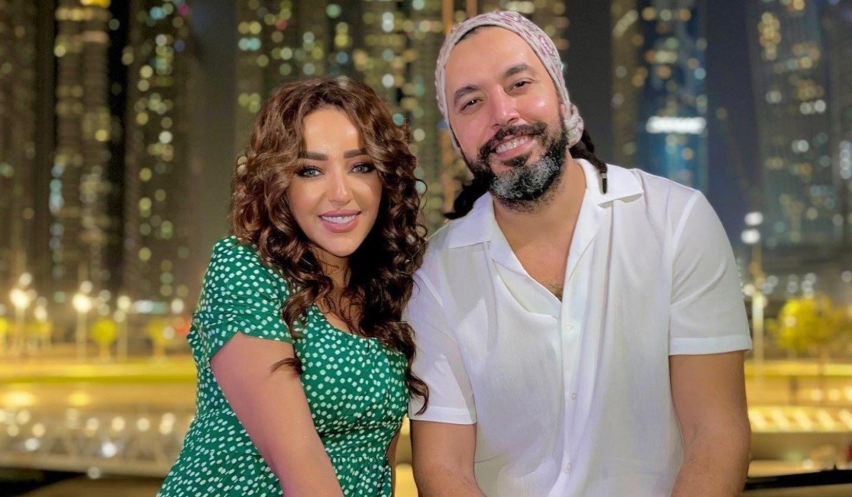 عبد الفتاح الجريني بإطلالة جديدة رفقة زوجته جميلة البدوي - صورة مميزة صورة مميزة: عبد الفتاح الجريني بإطلالة جديدة رفقة زوجته جميلة البدوي