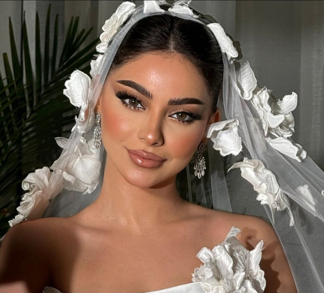الموديل ساندرا زعيتر تخطف الأنظار في الكويت وتستعد لتصوير جديد في لبنان - صورة مميزة صورة مميزة: الموديل ساندرا زعيتر تخطف الأنظار في الكويت وتستعد لتصوير جديد في لبنان