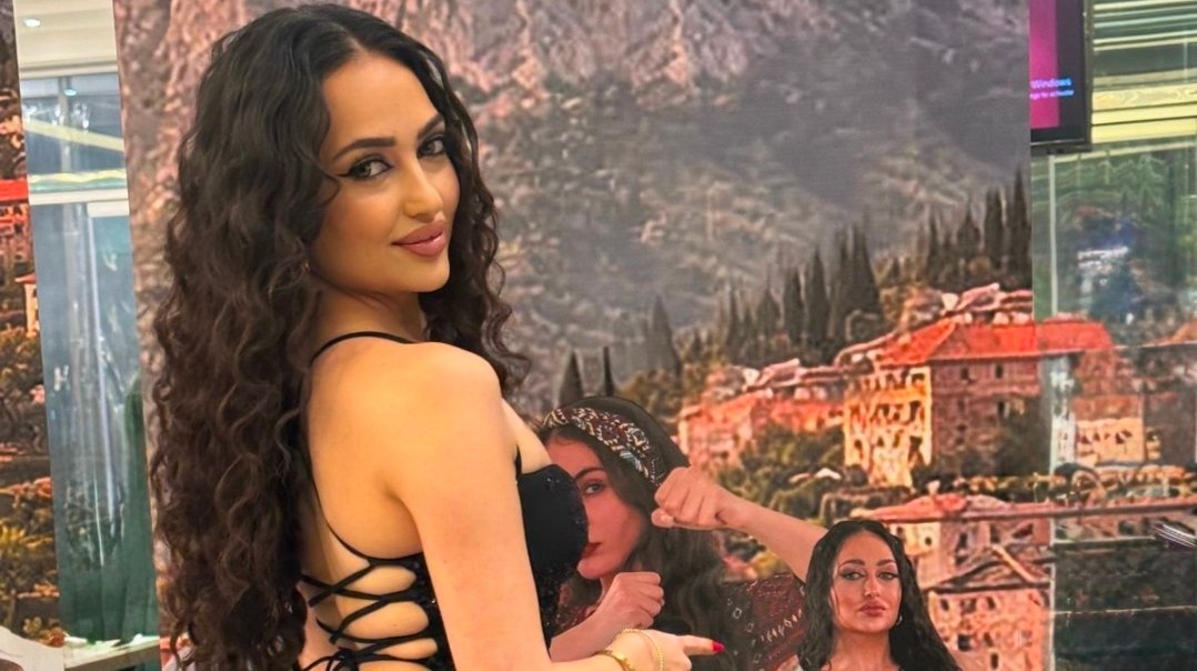 حضور لافت لألكسندرا محيسن في عرض “Double O Seven” الأول - صورة مميزة صورة مميزة: حضور لافت لألكسندرا محيسن في عرض “Double O Seven” الأول