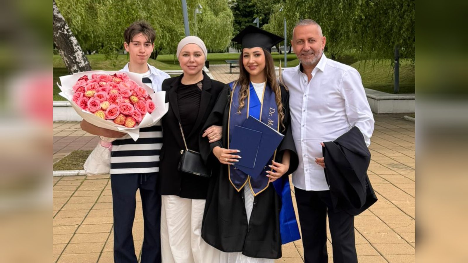 إنجاز أكاديمي: مريم علي عبد علي تنهي مشوارها في طب الأسنان بنجاح مميز - صورة مميزة صورة مميزة: إنجاز أكاديمي: مريم علي عبد علي تنهي مشوارها في طب الأسنان بنجاح مميز