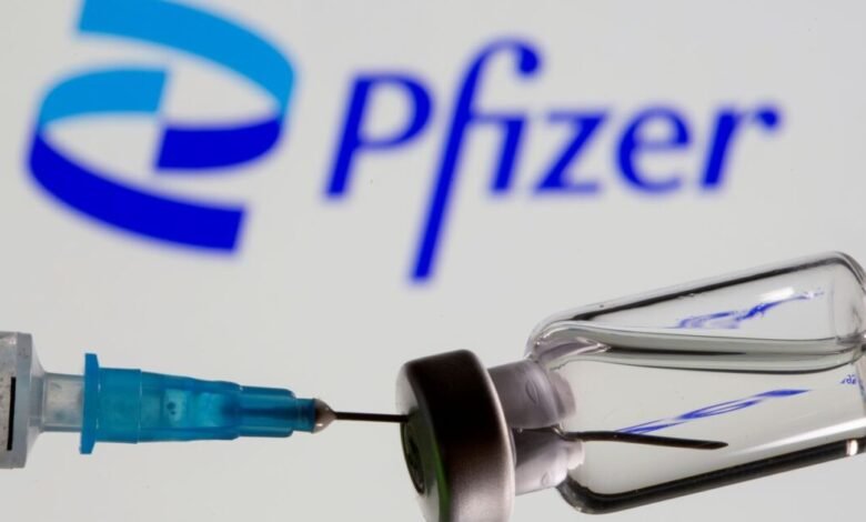 Moderna وPfizer‑BioNTech وNovavax‑Sanofi تحصل على موافقة FDA