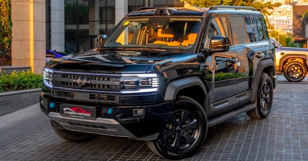 معرض قاسم موتورز بلبنان يعرض إسكاليد V وفيراري SF90 وG63