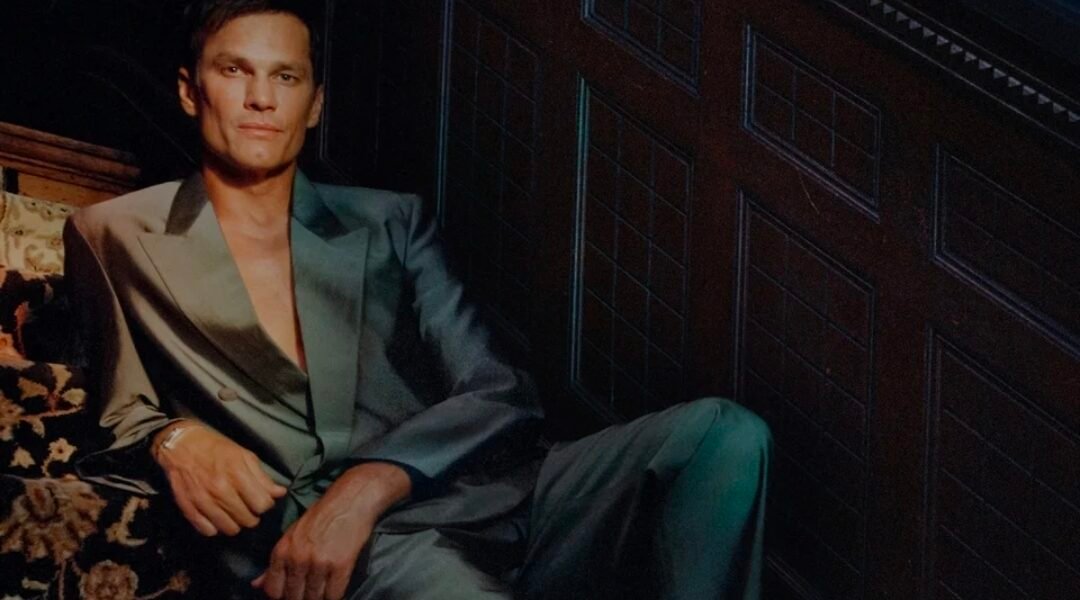 توم برادي يدخل عالم الموضة من بوابة Gucci.. نجم كرة القدم يتحول إلى وجه للحملة الجديدة - صورة مميزة صورة مميزة: توم برادي يدخل عالم الموضة من بوابة Gucci.. نجم كرة القدم يتحول إلى وجه للحملة الجديدة